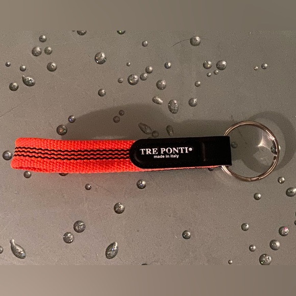 Tre Ponti Italy Keychain Neon Orange New With Out Tags From a nonsmoking home🤍 - Picture 1 of 3